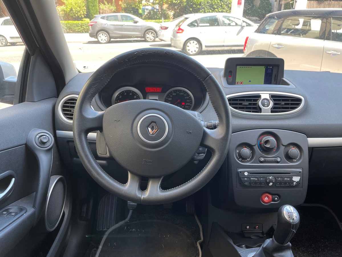 RENAULT Clio 3 75 CV / GPS