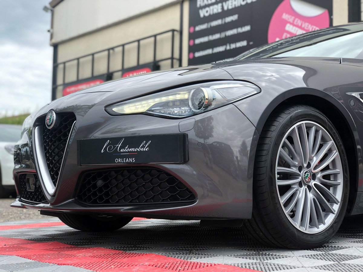 Alfa Romeo Giulia 2.0 TB 200 LUSSO EDITION AT8