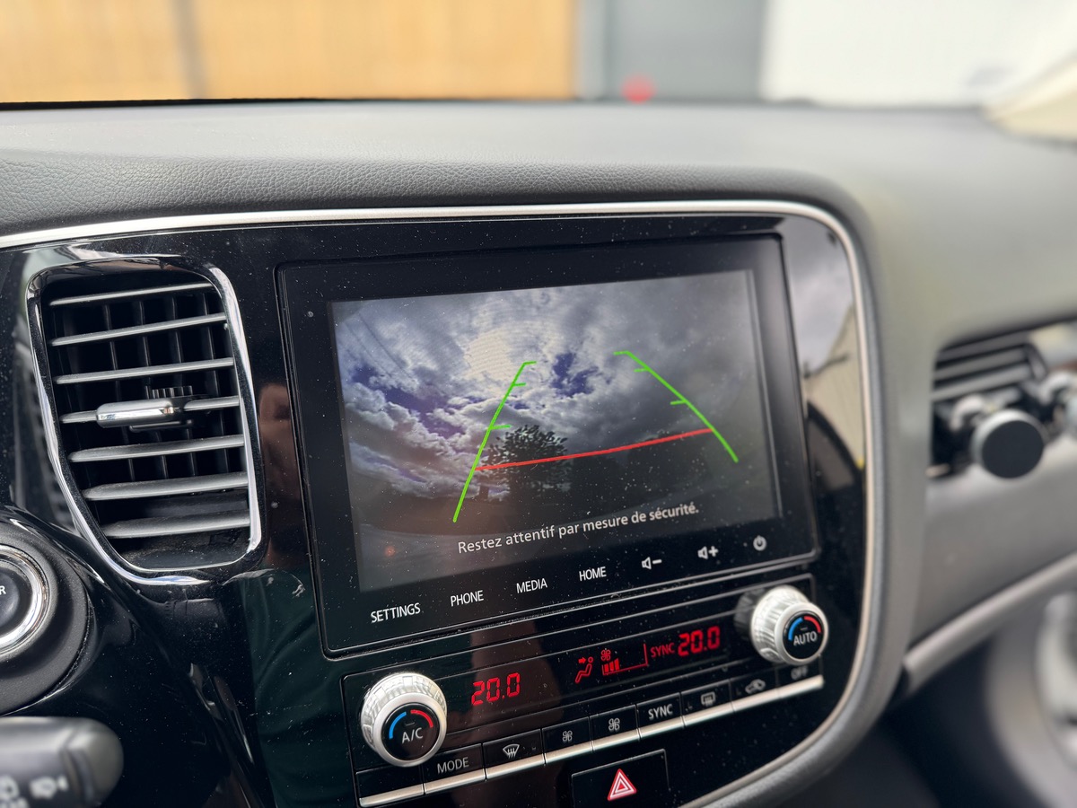 Mitsubishi Outlander PHEV 2.4l Twin Motor 225CH 4WD - ELIGIBLE TOUT CATÉGORIE UBER - CUIR