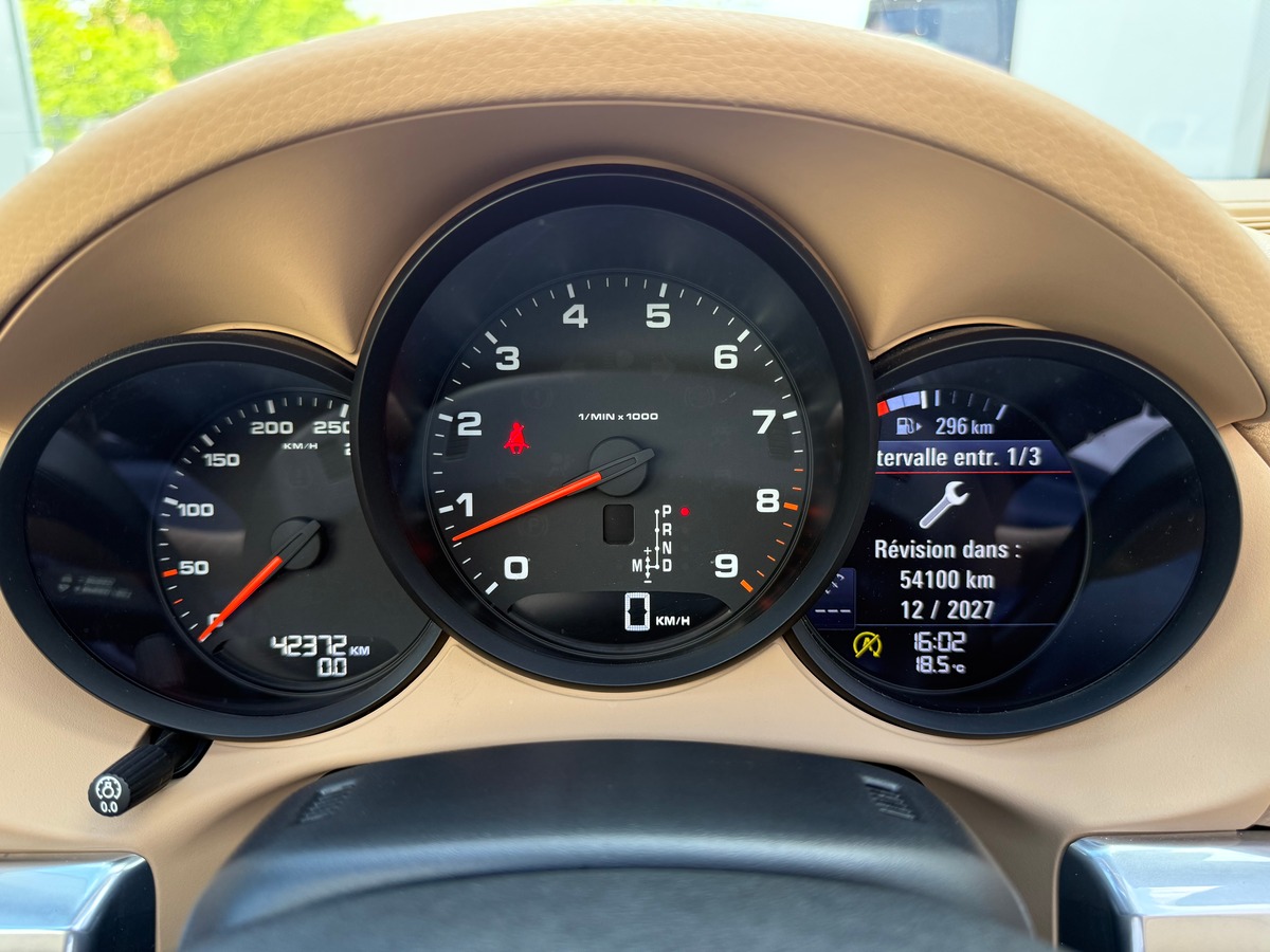 Porsche Boxster 2.7L  / 265 CH / 42372 KMS