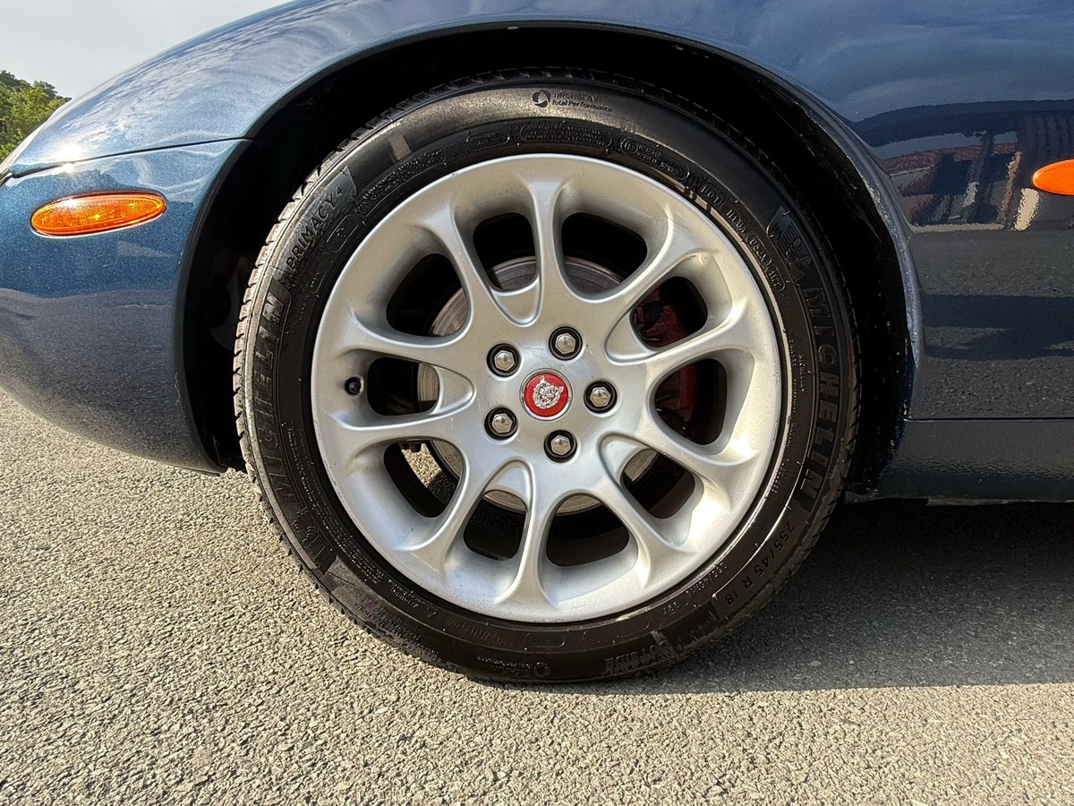 Jaguar XKR 2000