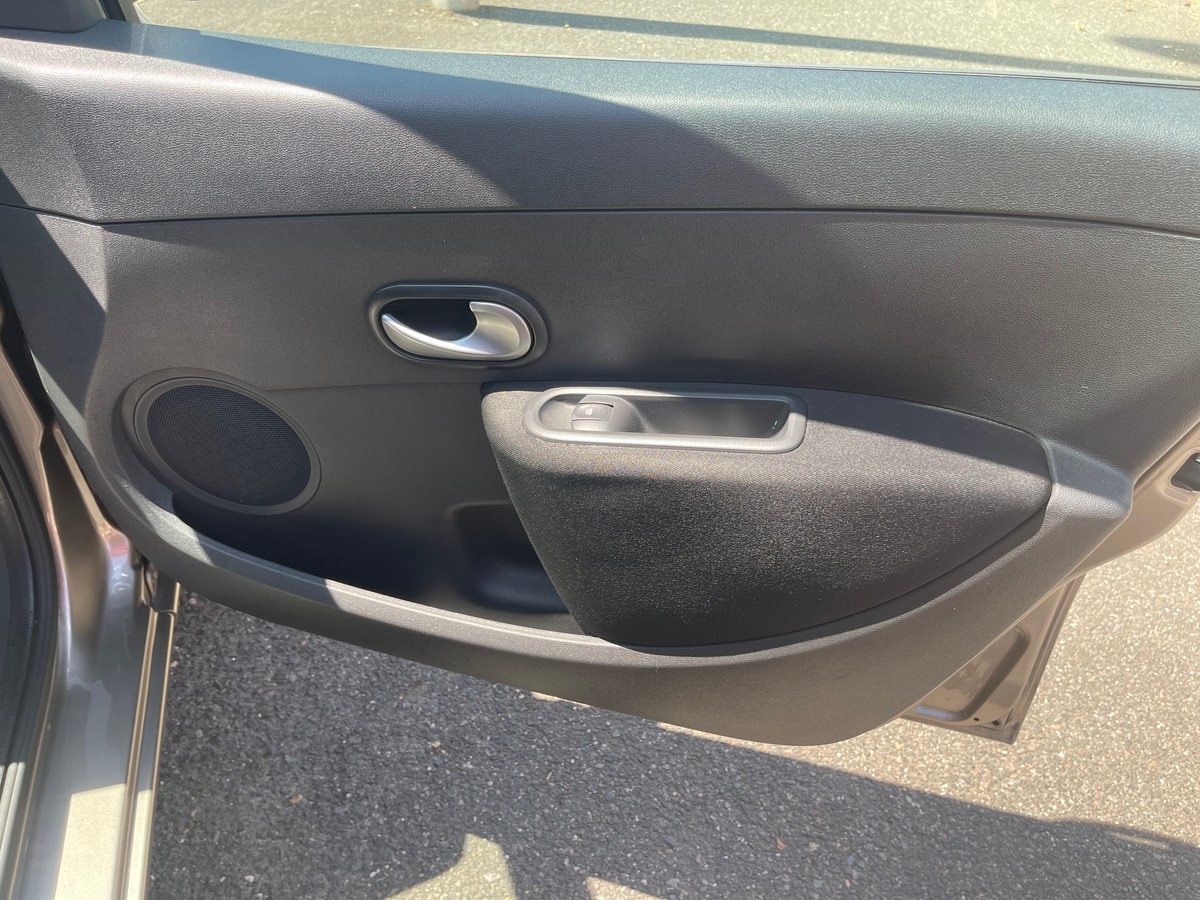 RENAULT Clio IV 1.2 EDITION