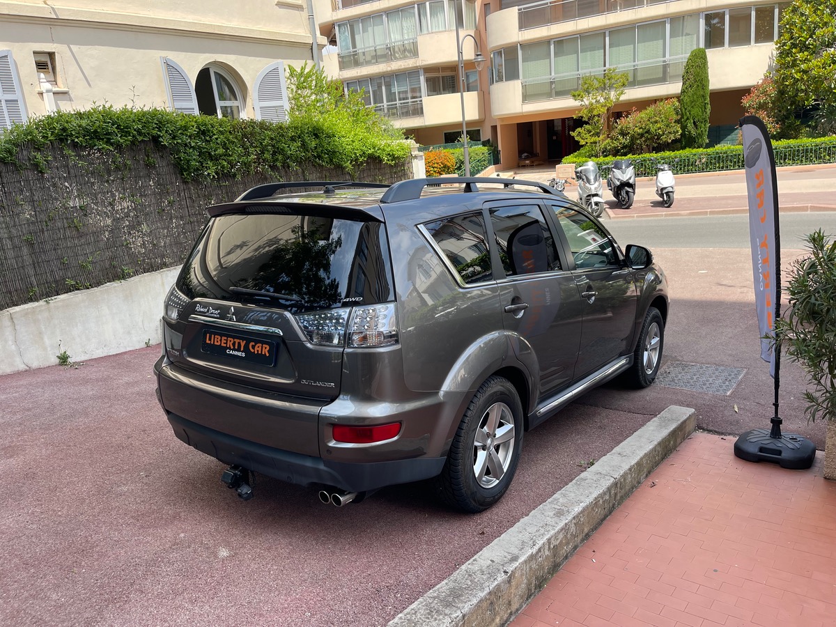 Mitsubishi Outlander 2.2 DI-D 156 CV 4WD 7 Places/Entretien complet Constructeur/Toit Ouvrant