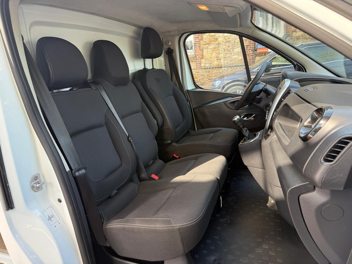 RENAULT Trafic III (2) FOURGON L2H1 2.0 DCI 1300 120