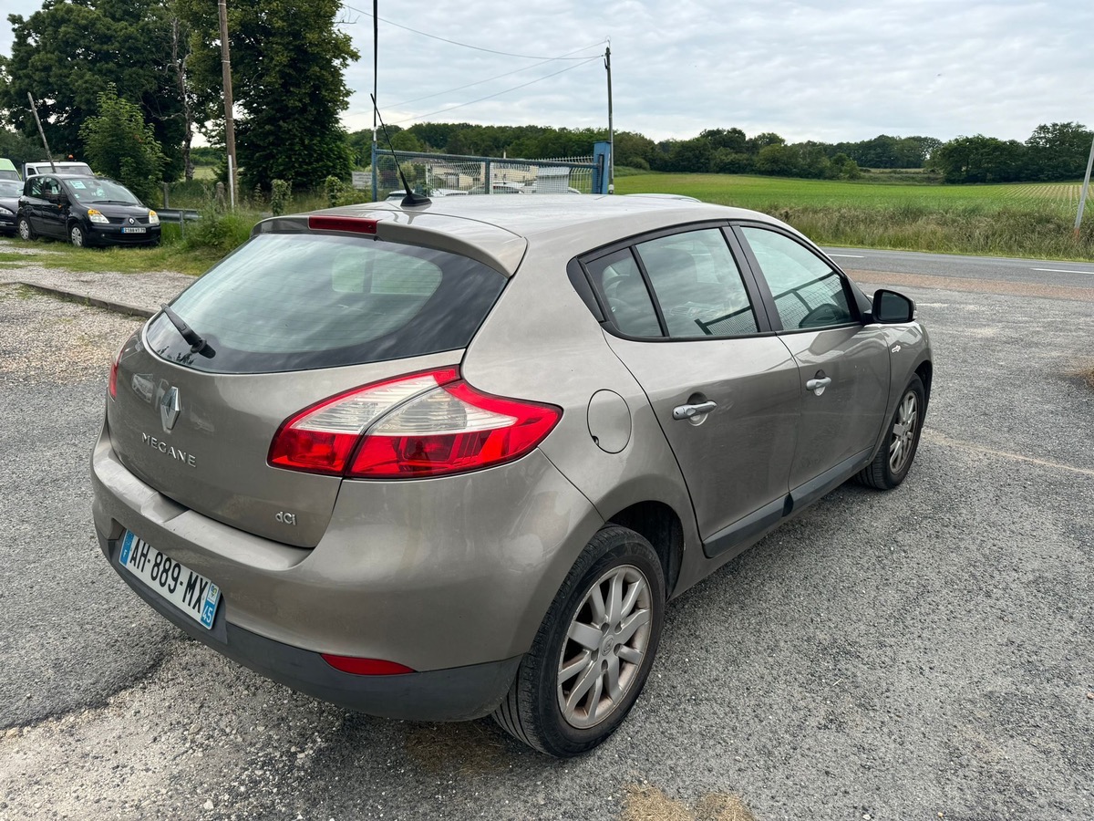 RENAULT Megane Mégane 3  1.5 dci 85cv tom tom bons petit prix gps