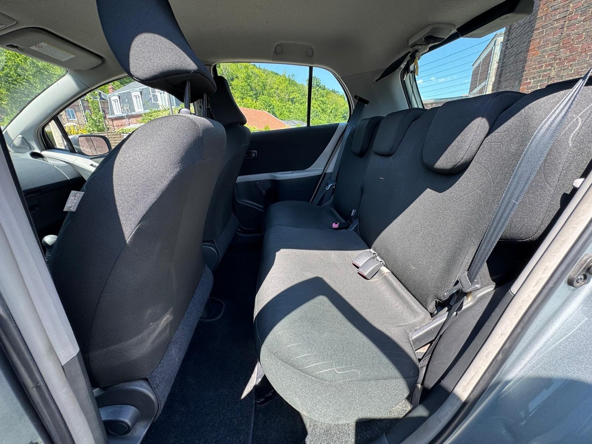 Toyota Yaris 2 France 5 portes 1.0 VVTi 68 cv