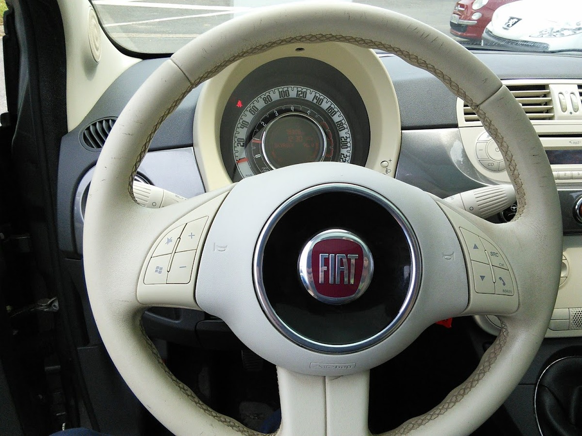 Fiat 500 1.2 70 LOUNGE CLIM TOIT PANORAMIQUE