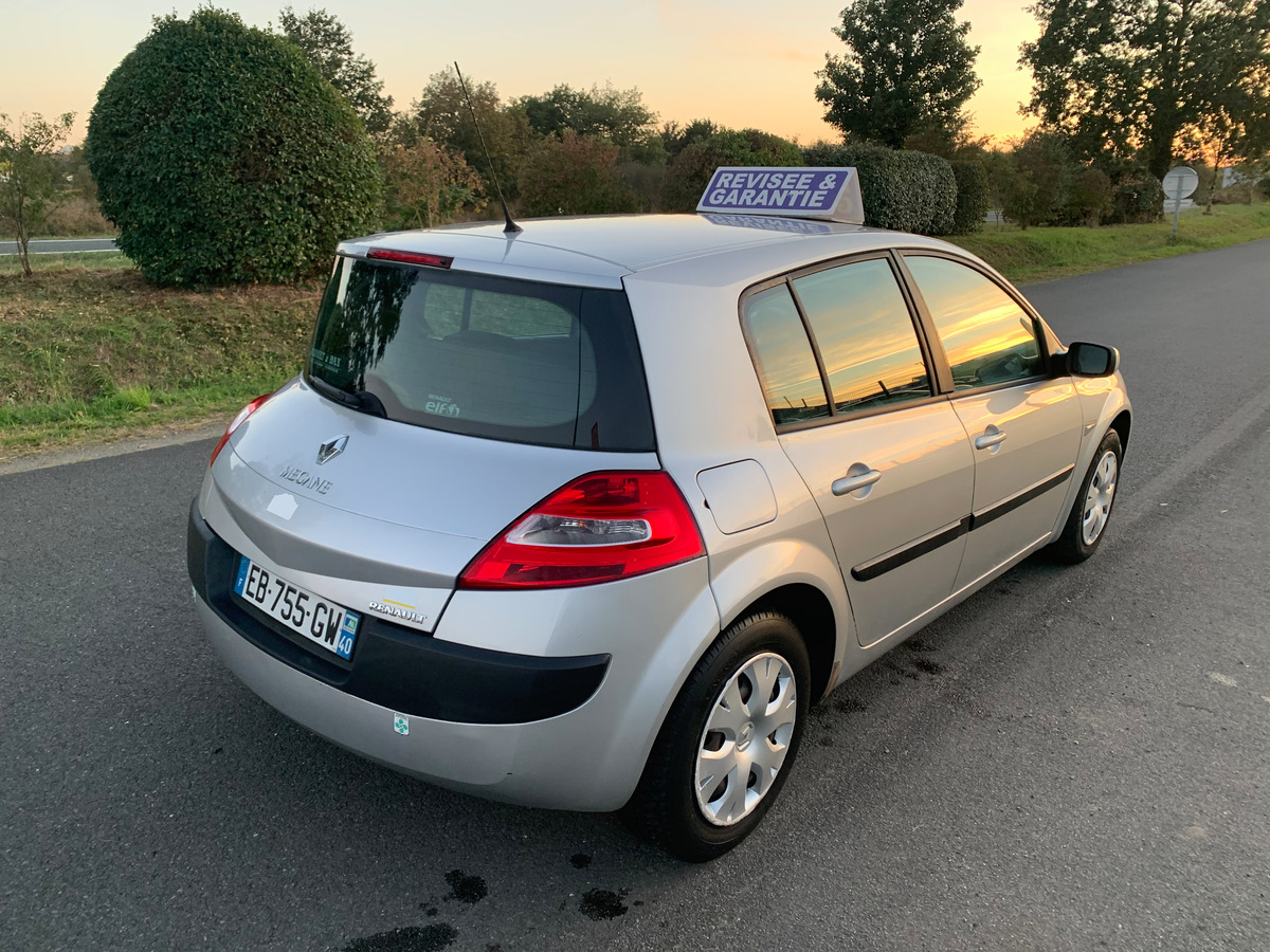 RENAULT Megane mégane 1.4i 16v - 98CH 78072KM