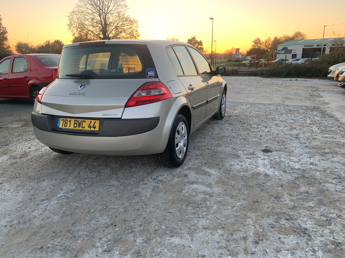 RENAULT Megane mégane 1.4i 16v - 98CH 55460KM