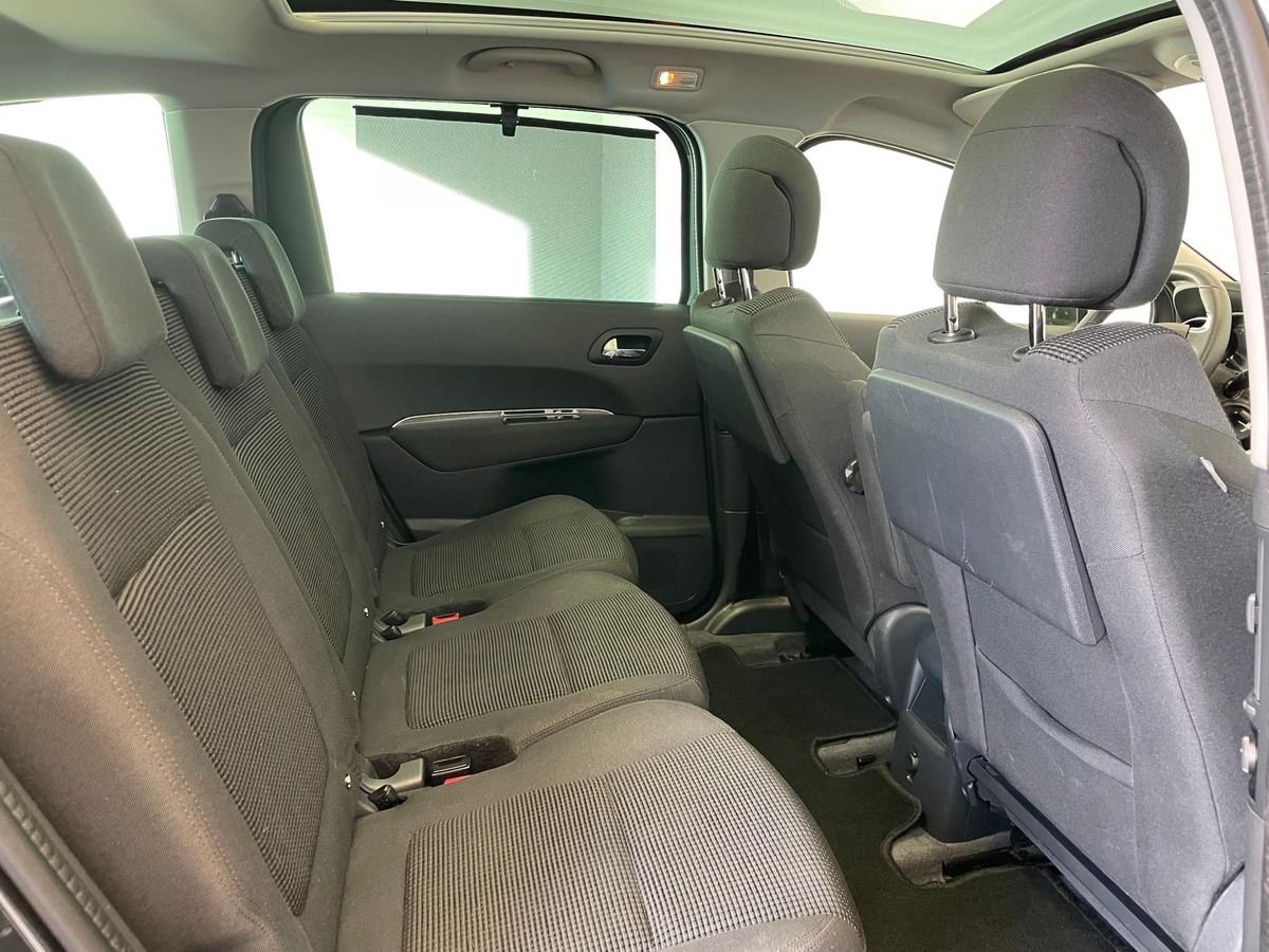 Peugeot 5008 1.6 BLUE-HDI 115 7 PLACES ALLURE