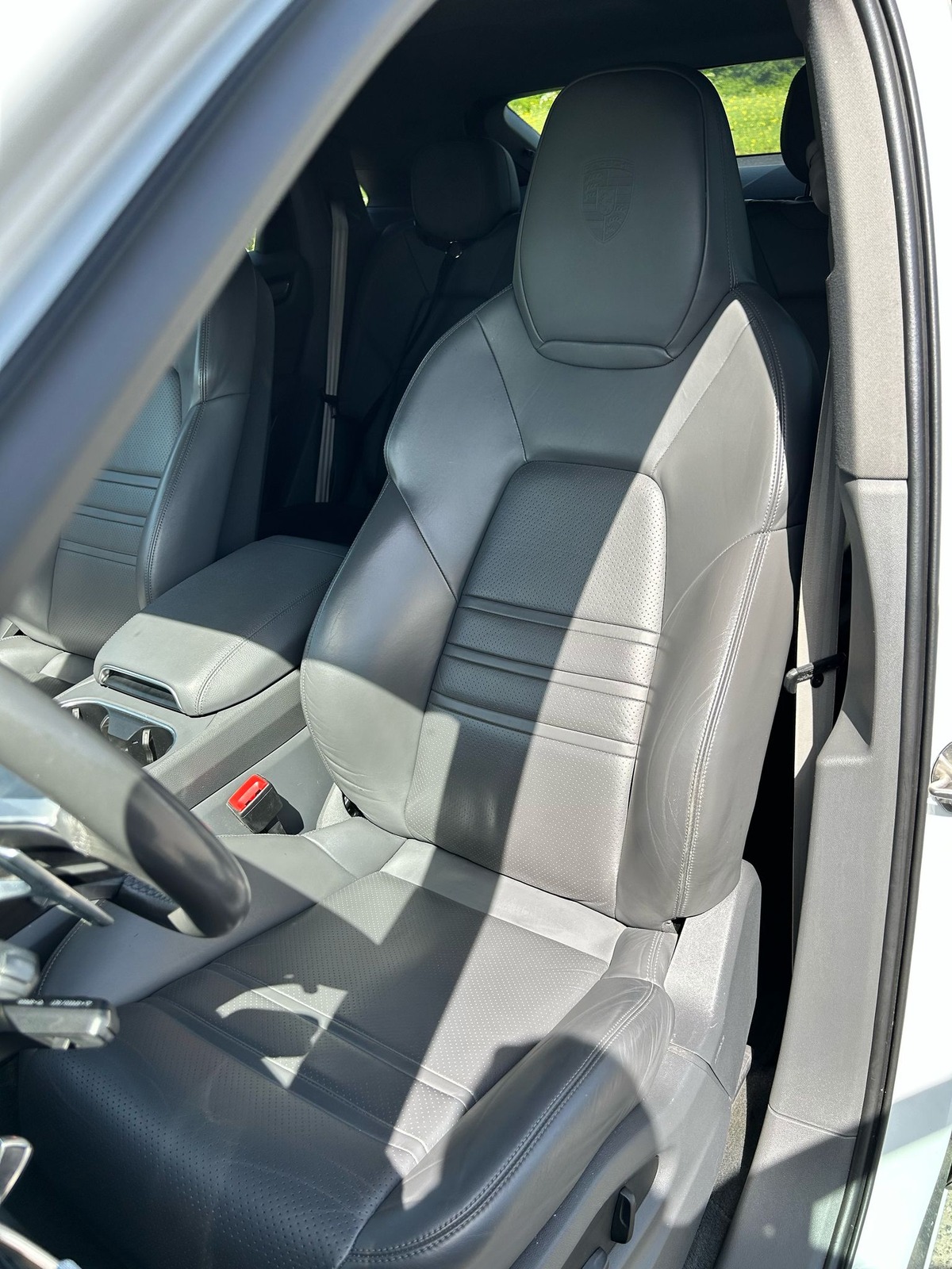 Porsche Cayenne E-Hybrid Coupé Platinum Edition 462 Chevaux
