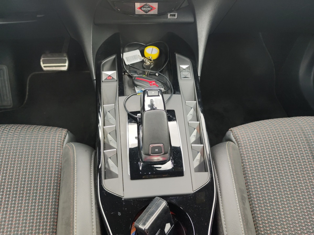 DS DS 3 Crossback 100 BVM6 Performance Line