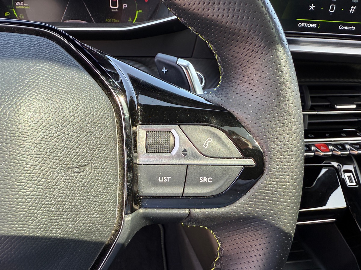 Peugeot 208 1.2 PureTech 130 ch GT Line EAT8, Toit Panoramique, I-Cockpit, Camera de recul