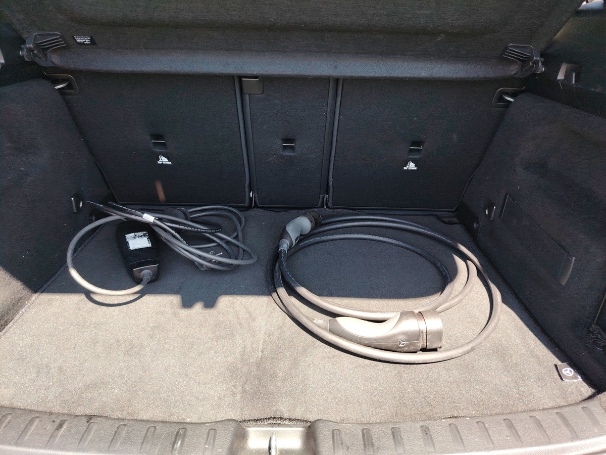 Mercedes-Benz GLA 250 + AMG line HYBRIDE RECHARGEABLE
