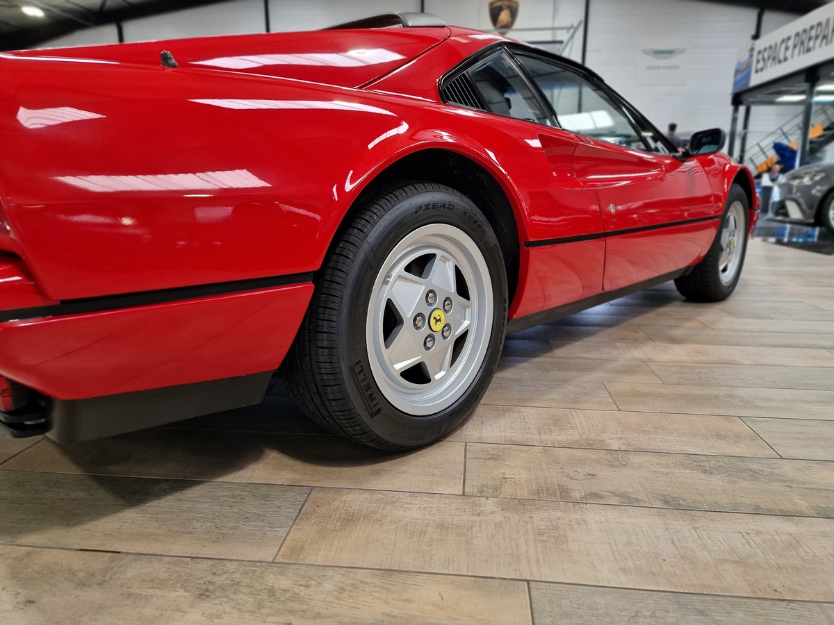 Ferrari 328 GTB 3.2 V8 270 DISTRIBUTION OK E