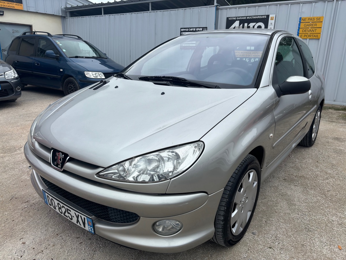 Peugeot 206 Phase 2 1.4i 90cv CLIM AUTO/FAIBLE KMS