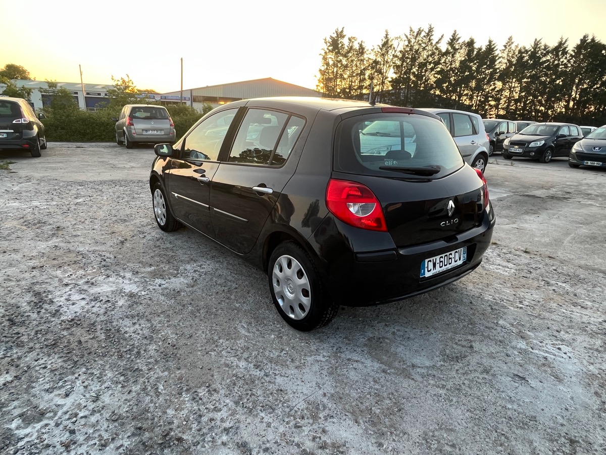 RENAULT Clio 1.5 dci