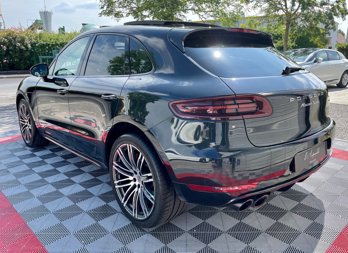 Porsche Macan 3.6 V6 TURBO 400 Full Options a