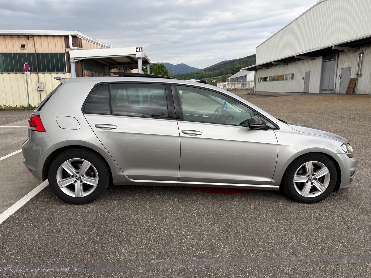 Volkswagen Golf VII 1.4 TSI BlueMotion S&S 122 cv CARAT ,Toit ouvrant, Suivi Complet