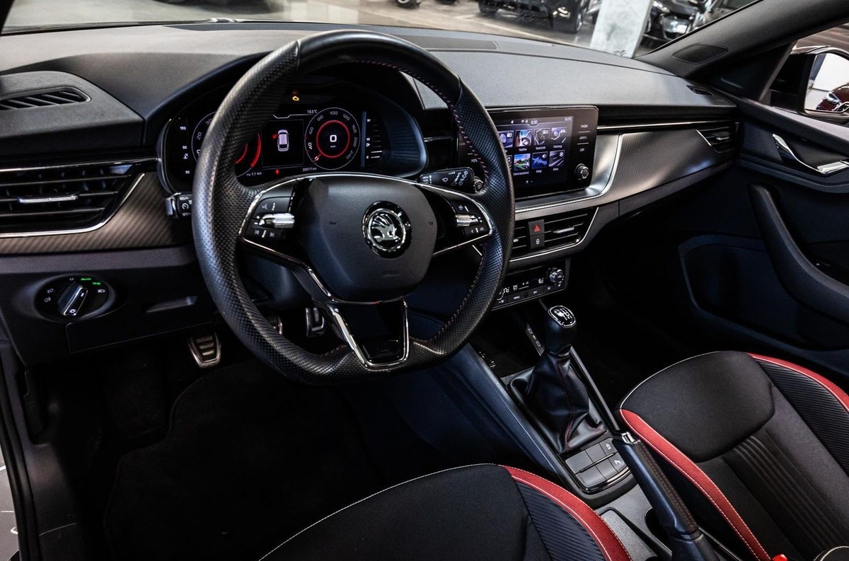 Skoda Scala 1.0 TSI Evo 110ch Monte-Carlo Toit panoramique