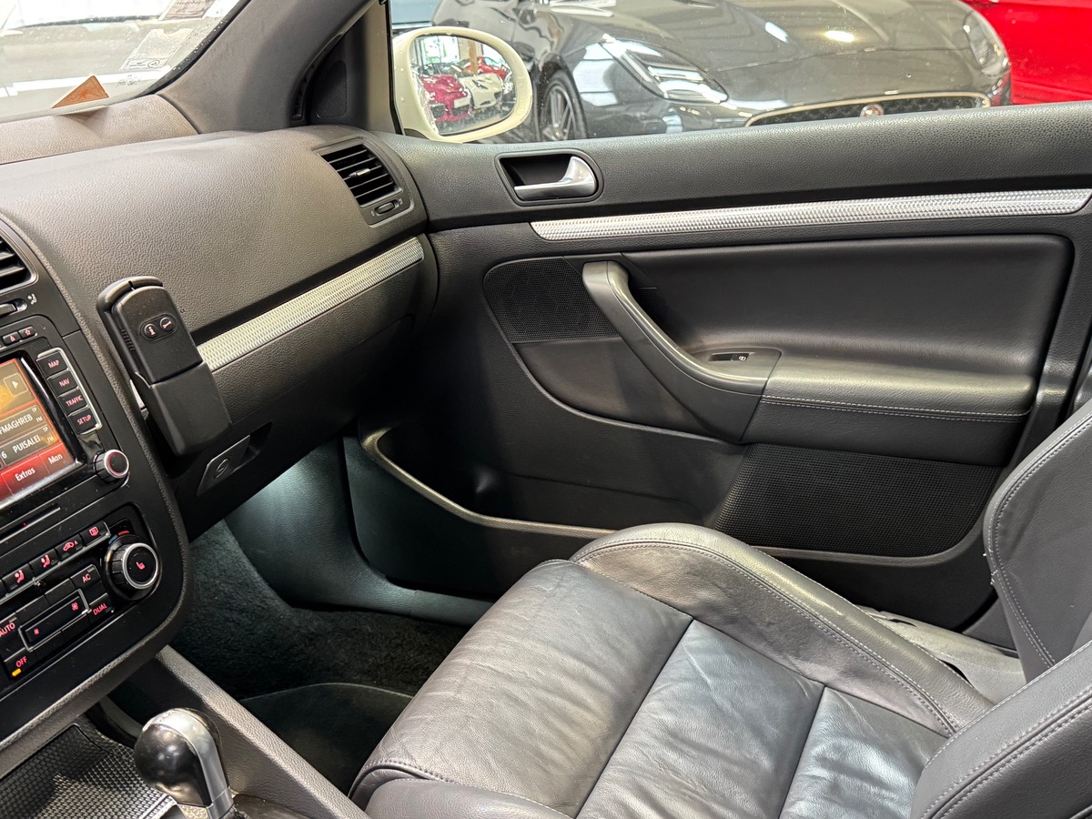 Volkswagen Golf R32 4 MOTION 3.2 V6 250CV DSG TOIT OUVRANT