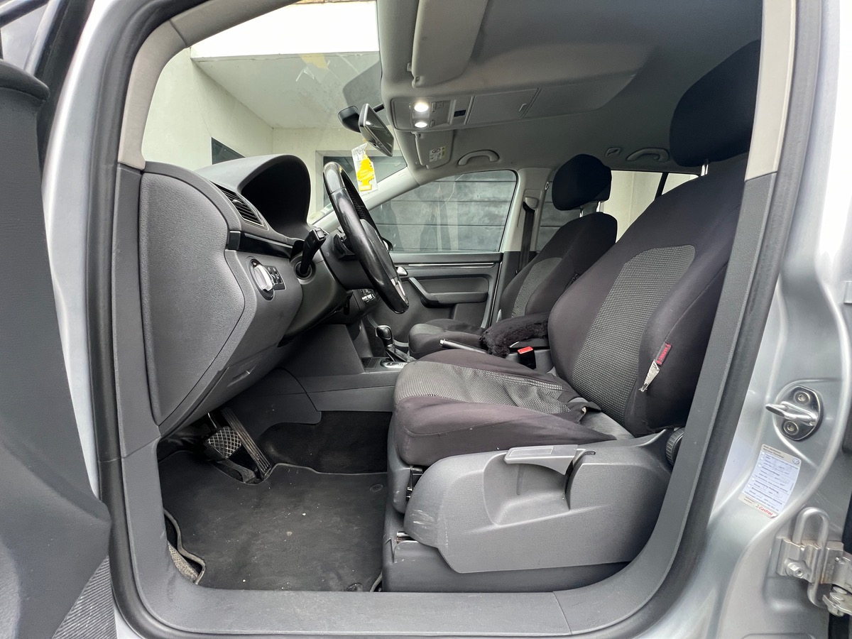 Volkswagen Touran Confortline 2.0 TDI 140 DSG6