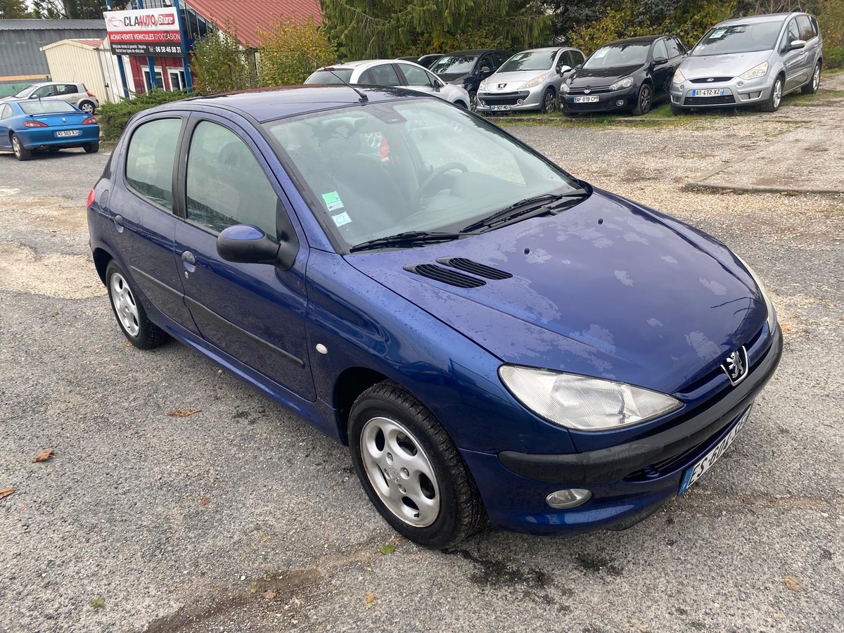 Peugeot 206 1.4i 75cv boîte automatique faible km 