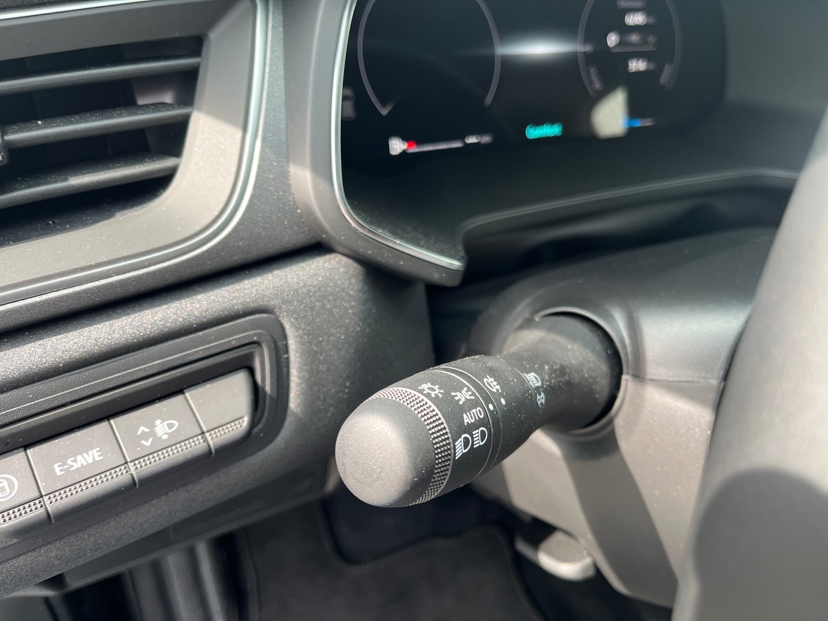 RENAULT Captur TECHNO E-TECH FULL HYBRID 145