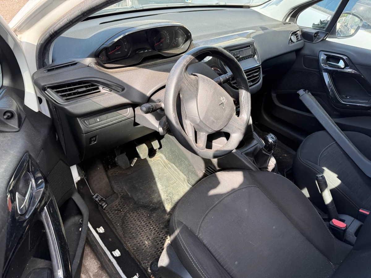 Peugeot 208 UTILITAIRE VENDU EN ETAT PROBLEME DEMARRAGE
