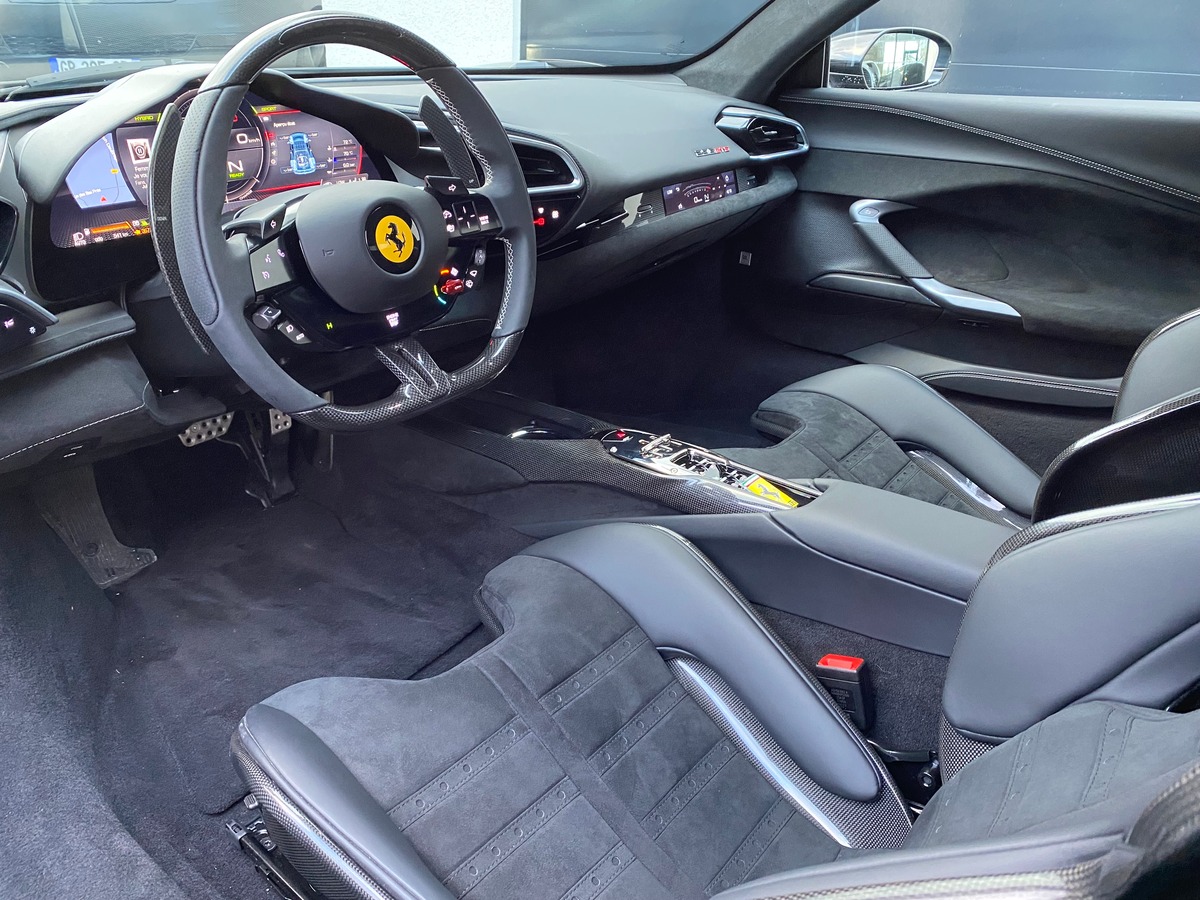 Ferrari 296 GTS CABRIOLET / CARBONE / TVA / 1250 KMS