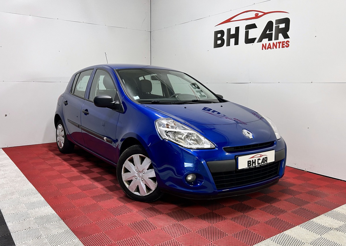 Image: RENAULT Clio 1.2i 75 CH