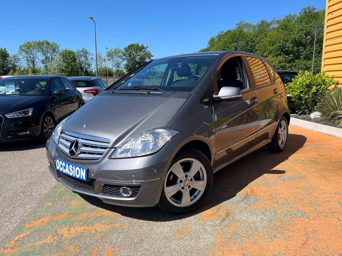 Mercedes-Benz Classe A A180 Phase 2 2.0 CDi CVT 110 CH Boîte automatique AVANTGARDE