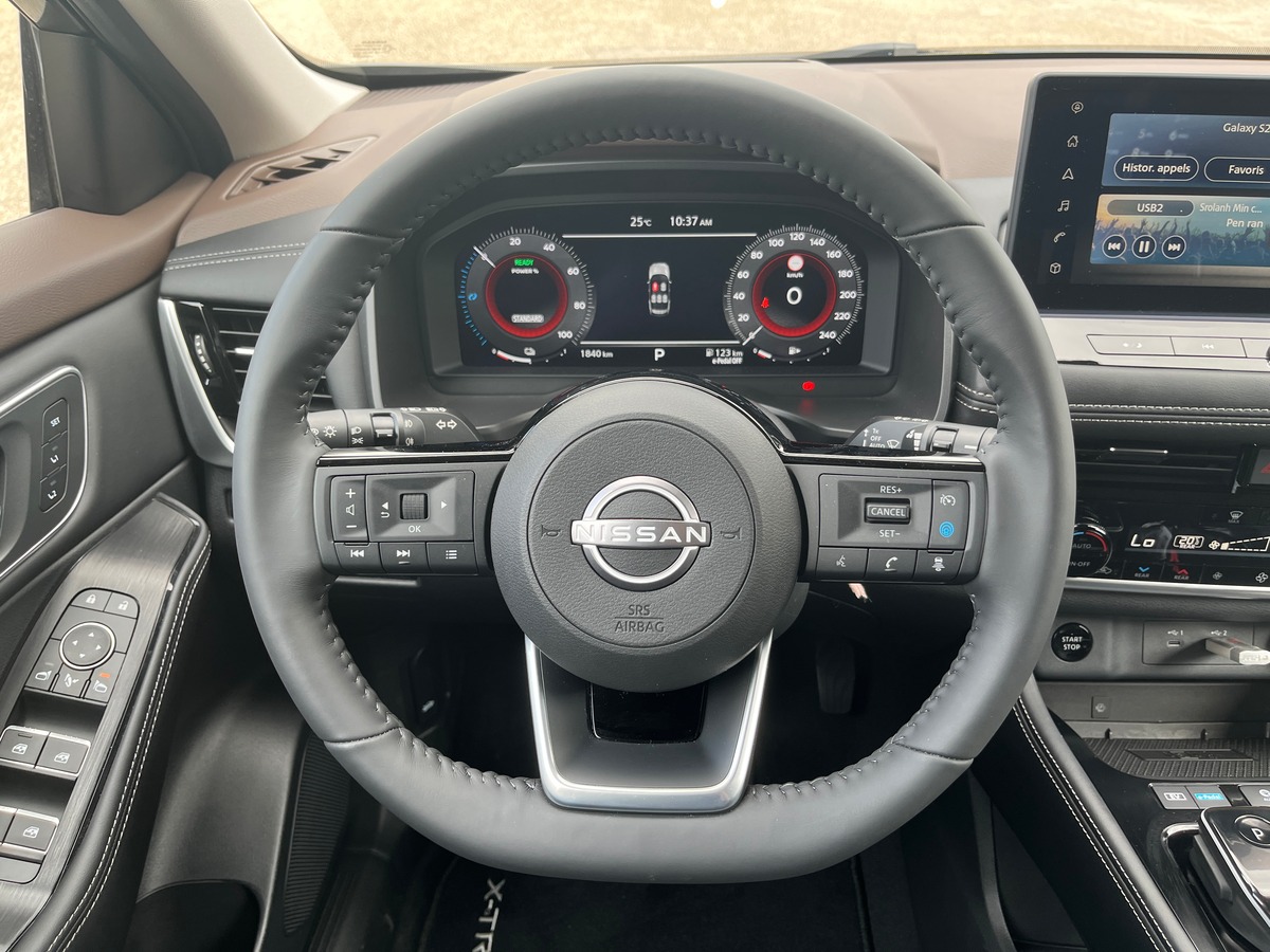 Nissan NISSAN X TRAIL E POWER 204CH TEKNA, 3 ANS D'ENTRETIENS INCLUS, TOIT OUVRANT, SIEGES CHAUFFANT