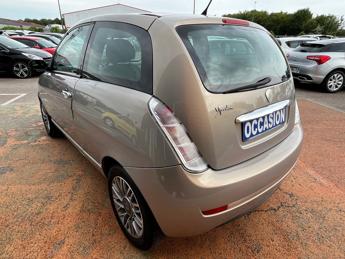 Lancia Ypsilon 1.4 i 95 ch ORO