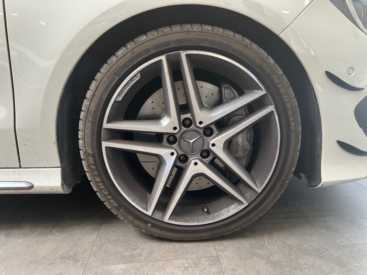 Mercedes-Benz CLA 45 AMG 4MATIC // ENTRETIEN FULL MERCEDES