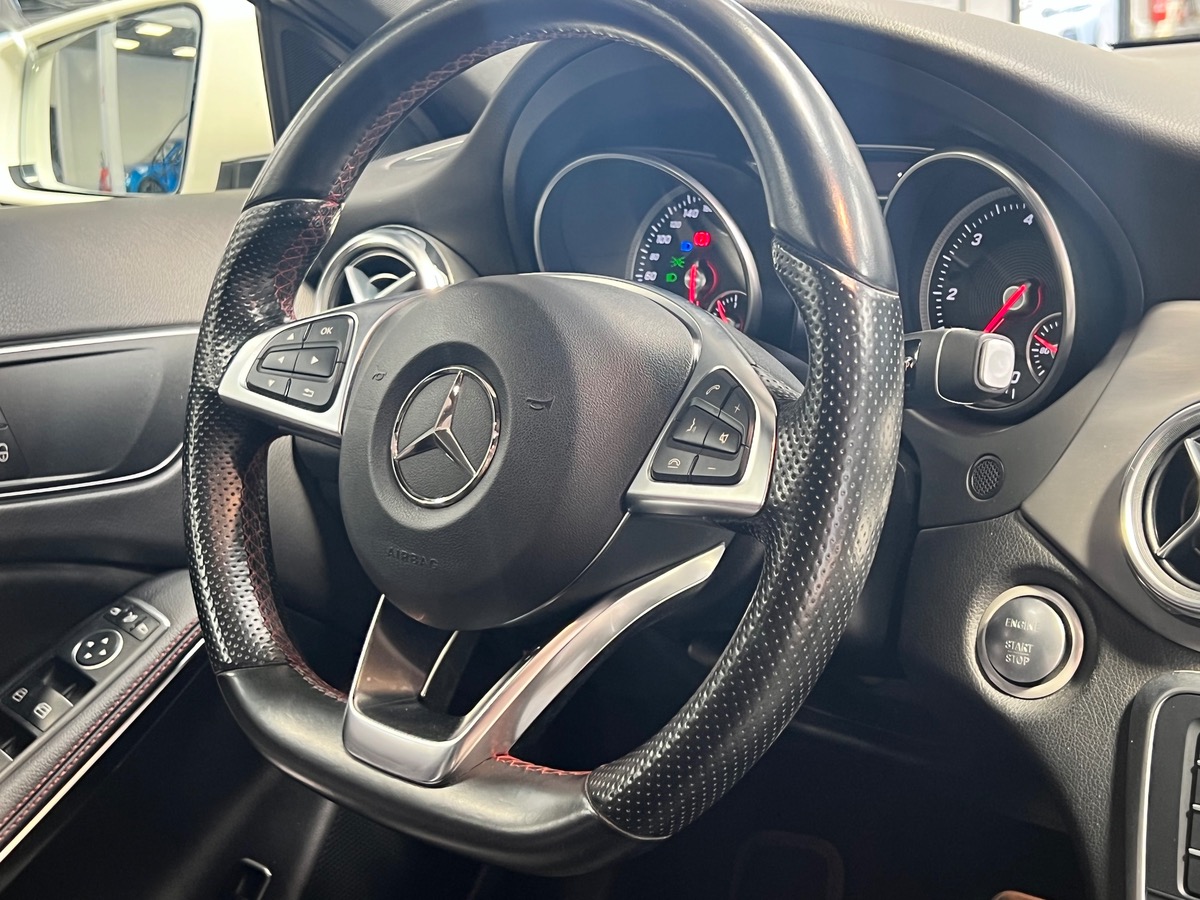 Mercedes-Benz GLA 220 D FASCINATION AMG FULL