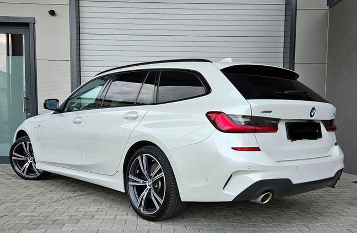 Bmw 330 e xDrive M Sport .