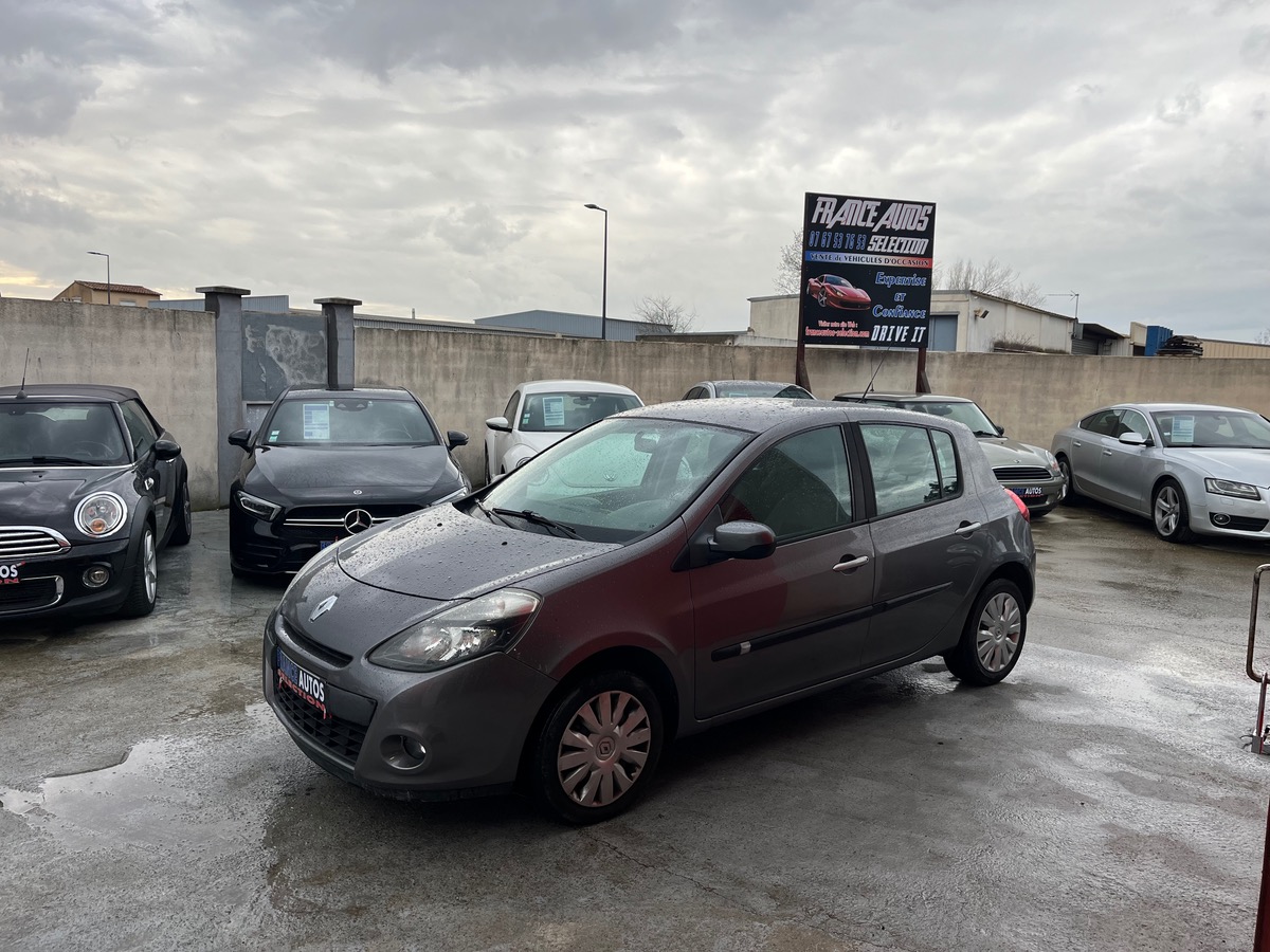 RENAULT Clio PHASE 2 TRES FAIBLE KILOMETRAGE REVISEE ET GARANTI