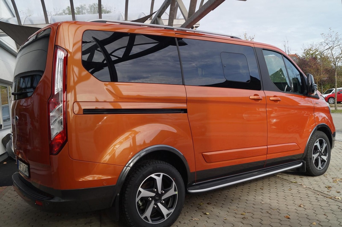 Ford Tourneo Custom 320 L1H1 2.0 150ch  BVA 8PLACES/2portes laterales/Cam/Carplay/Clim/Pack assist