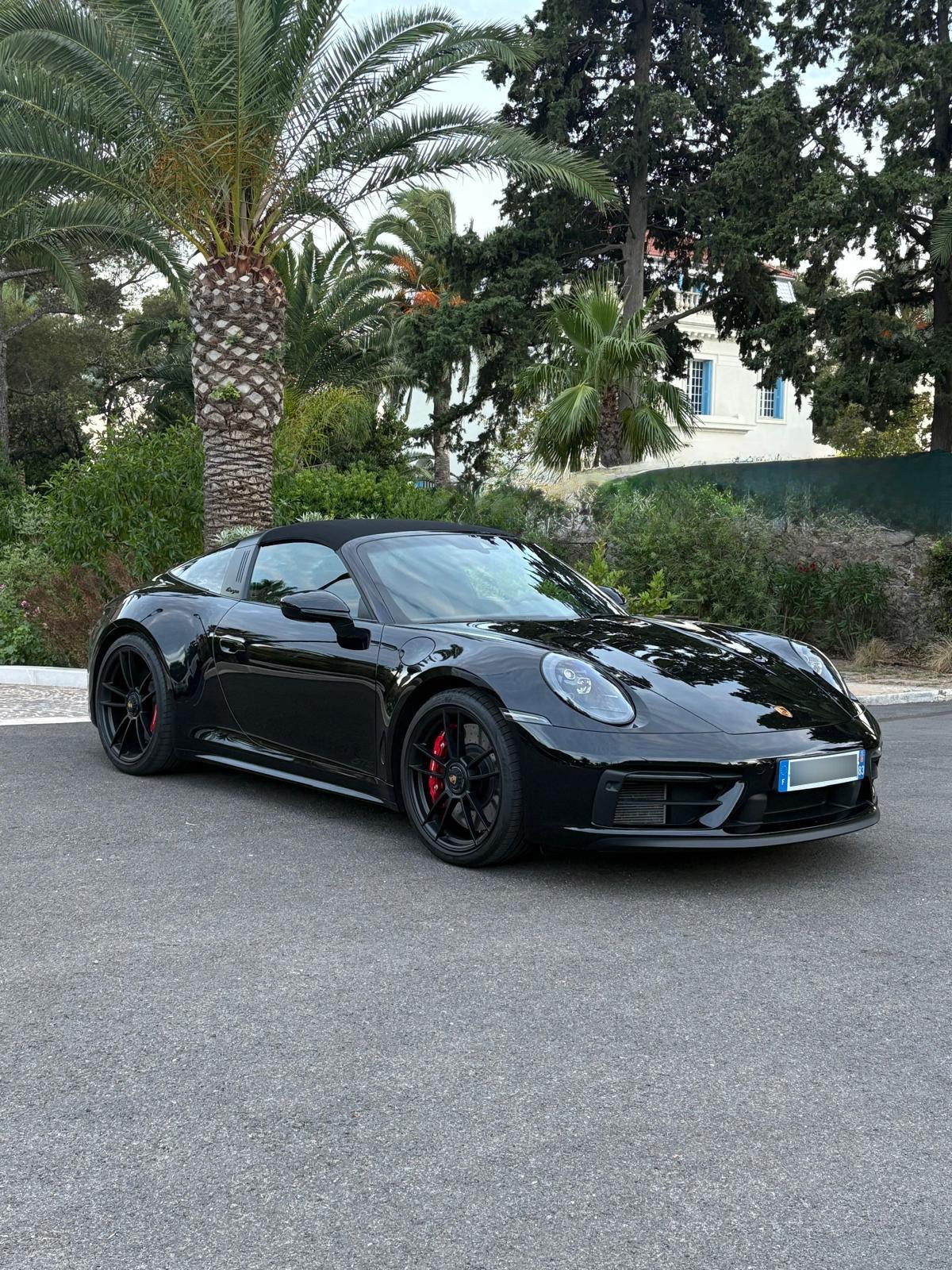 Porsche 911 992 TARGA 4 GTS / 2022 / 9.800 KM