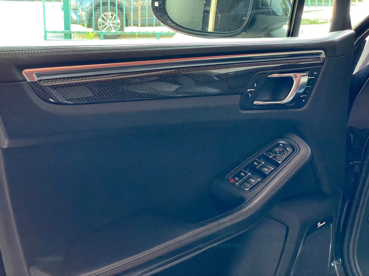 Porsche Macan 3.6 V6 TURBO 400 Full Options a