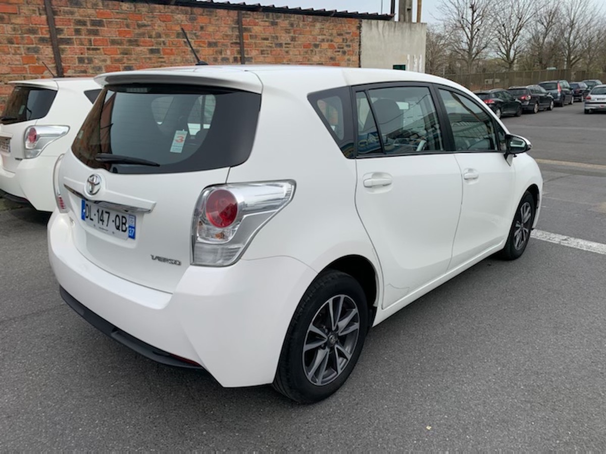 Toyota Verso 2.0 D-4D 112 CV dynamique 4XCB