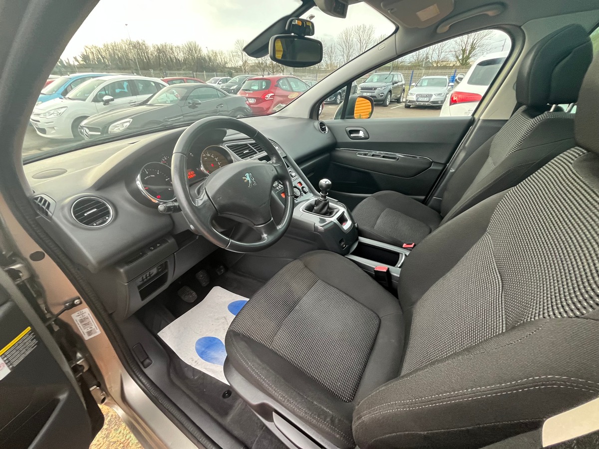 Peugeot 5008 1.6 HDi 110 CH