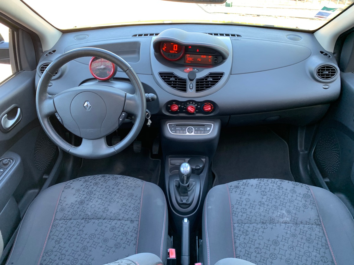 RENAULT Twingo 2 1.5 DCI 65 RIP CURL TO RÉGUL d