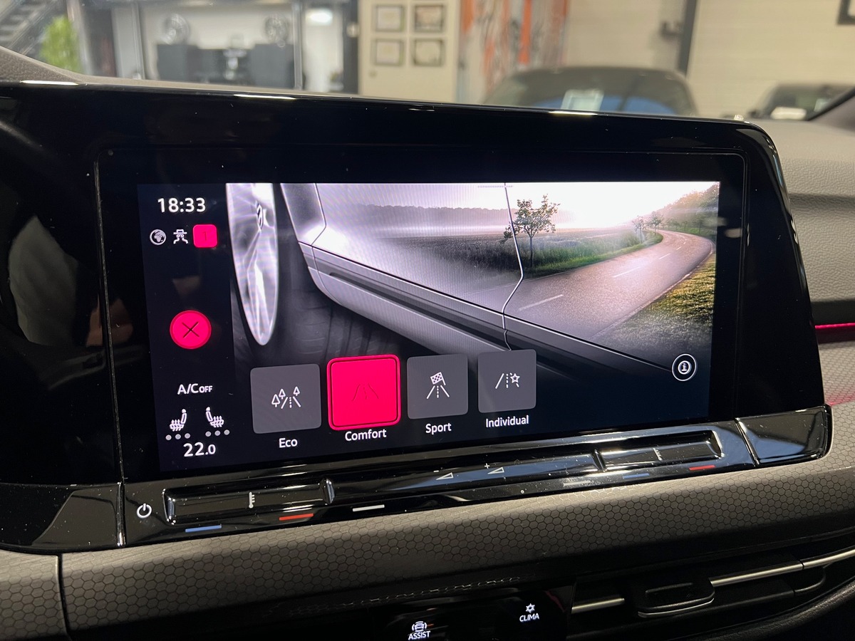 Volkswagen Golf 8 VIII 2.0 TSI 300 GTI CLUBSPORT DSG7 /TOIT PANO/JA19/CARPLAY/