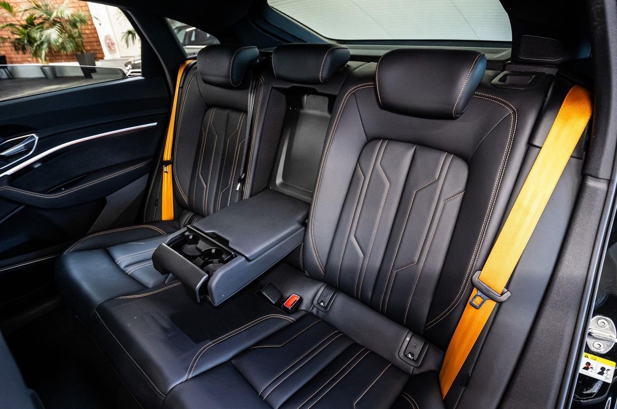 Audi e-tron Sportback 55 408ch S Line e-quattro Black Edition Bang&Olufsen Toit ouvrant