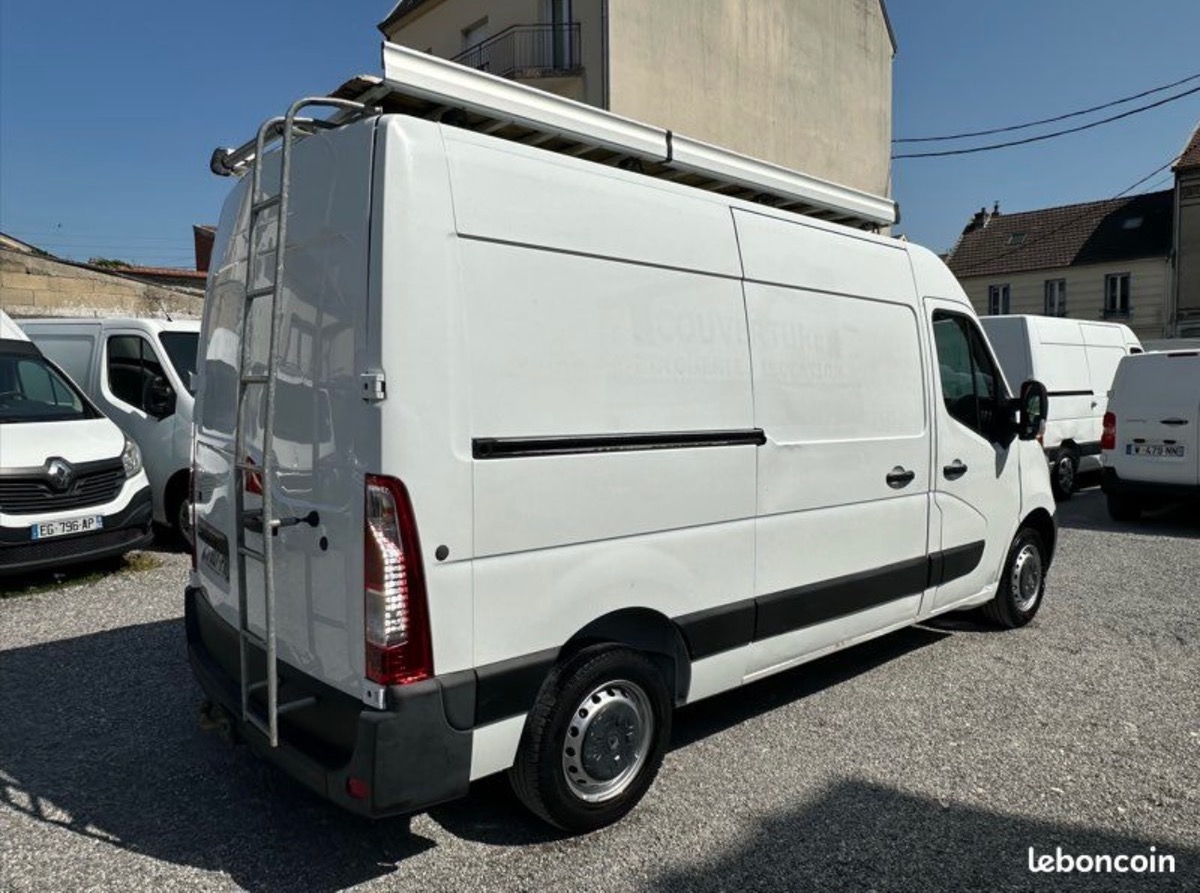 RENAULT Master III FOURGON 2.3 dCi 100 CV L2H2 MOTEUR A CHAÎNE/ GALERIE / TVA RÉCUPÉRABLE
