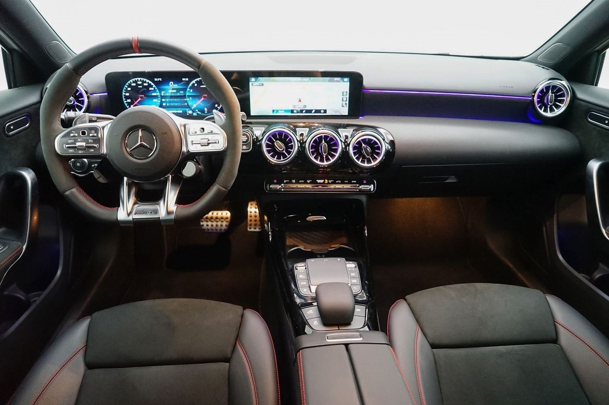 Mercedes-Benz Classe A IV 45 AMG 421ch S 4Matic+ 8G-DCT Speedshift AMG