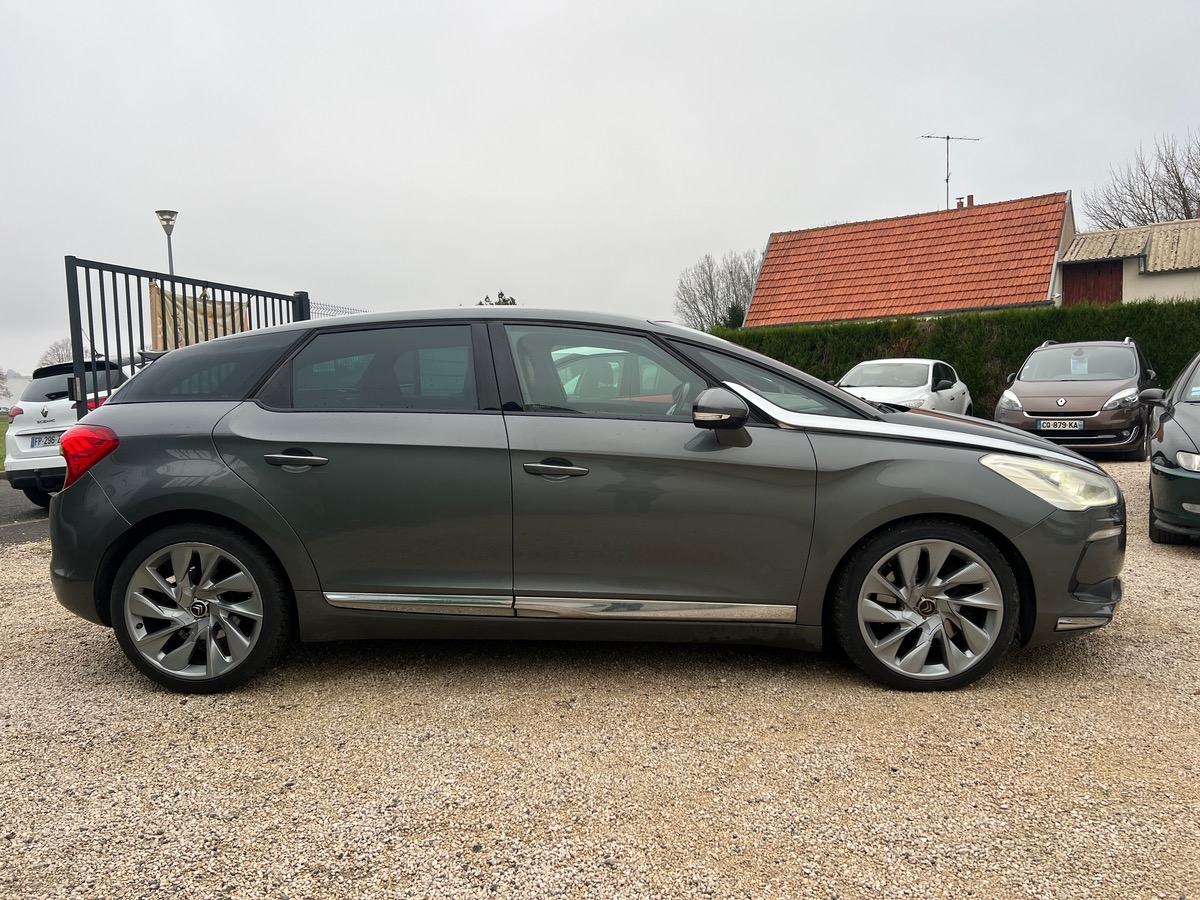 Citroën DS5 1.6 THP16v 200ch Sport Chic, Caméra de recul