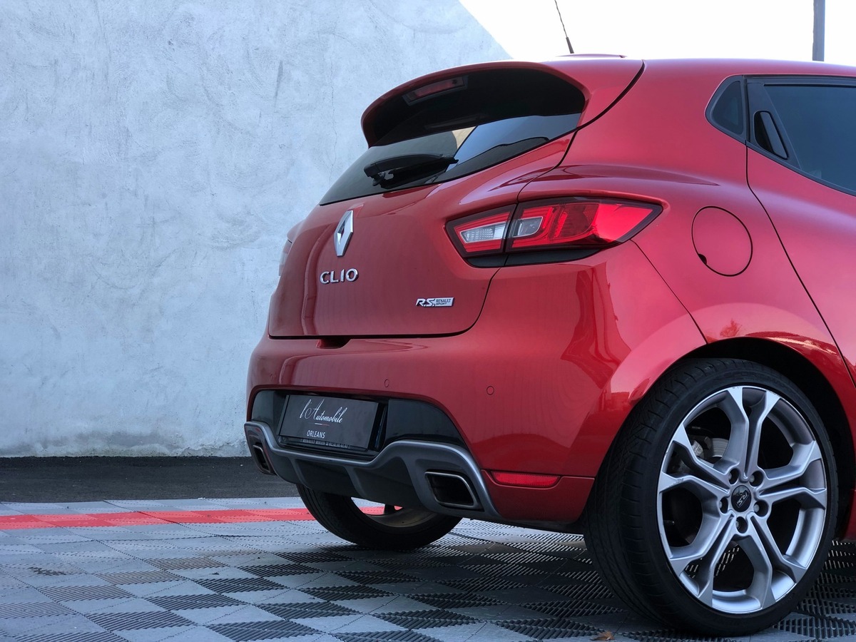 RENAULT Clio IV RS 1.6 TURBO 200 EDC6 5P